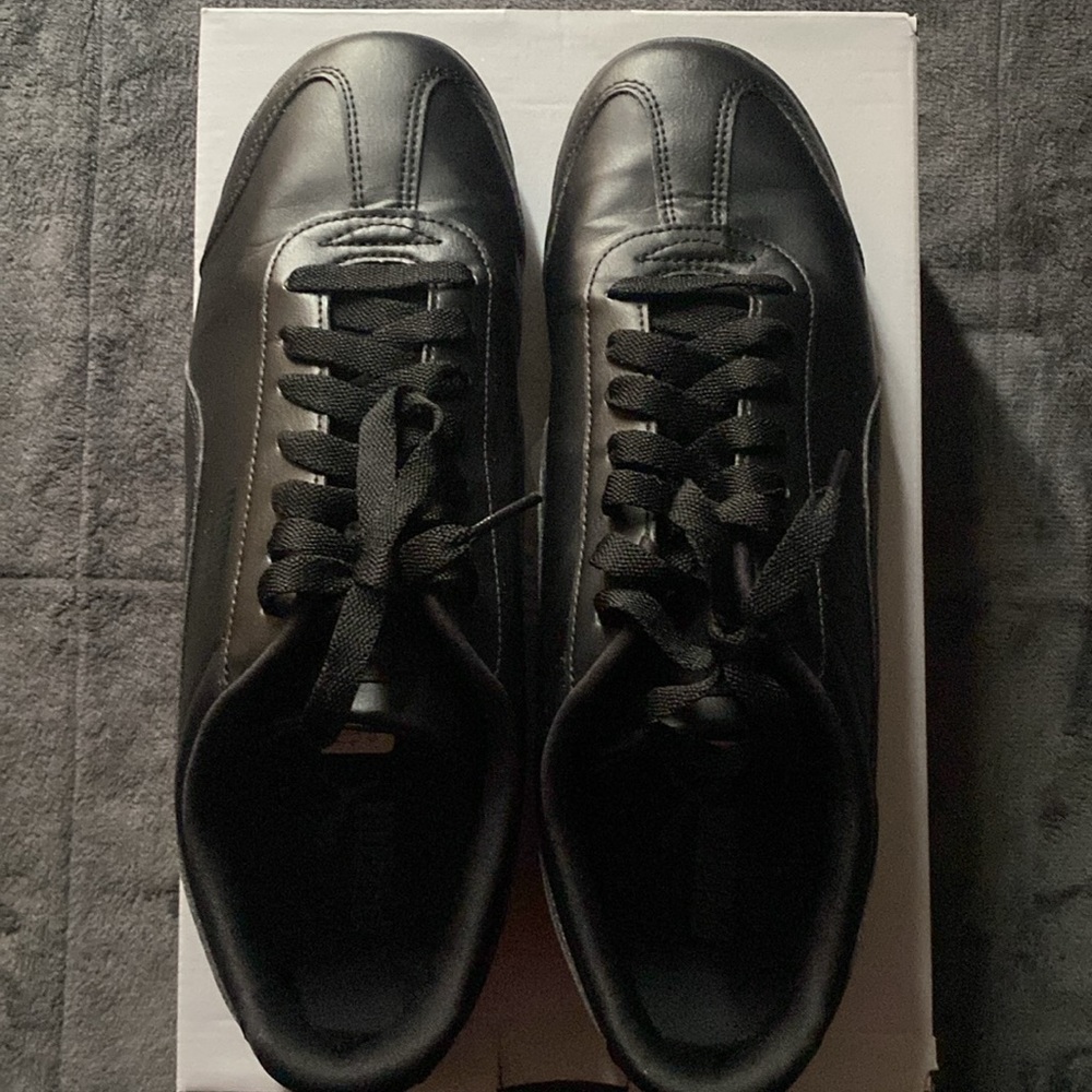 Puma Roma Shoes - Picture 2 of 4